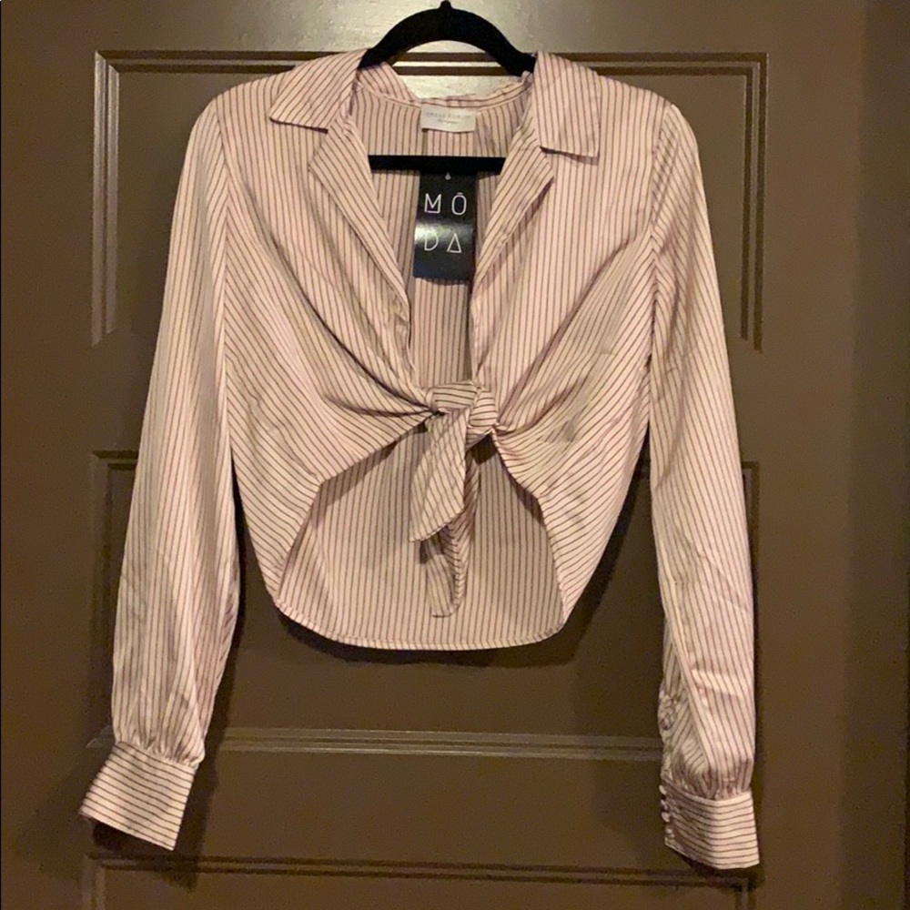 NWT Dress Forum Los Angeles Striped Tie Front Top